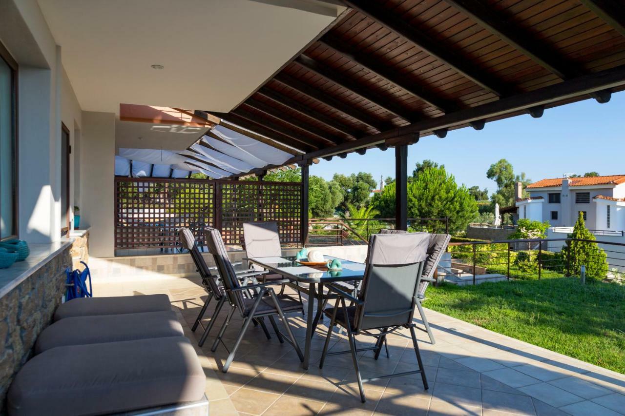 Villa Kristin 2 - 2Min Walk To Great Sandy, Shallow Beach Nikiti  Extérieur photo